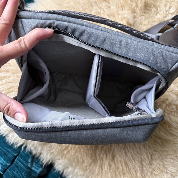 NWOT Peak Design Everyday Sling 3L - Picture 5 of 7